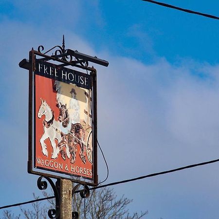 The Waggon And Horses Hotel Great Yeldham Bagian luar foto